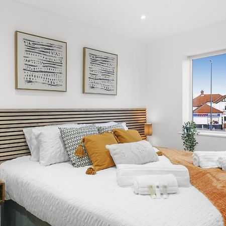 Modern Bungalow In Maidstone Sleeps 5 With Free Parking Exteriör bild