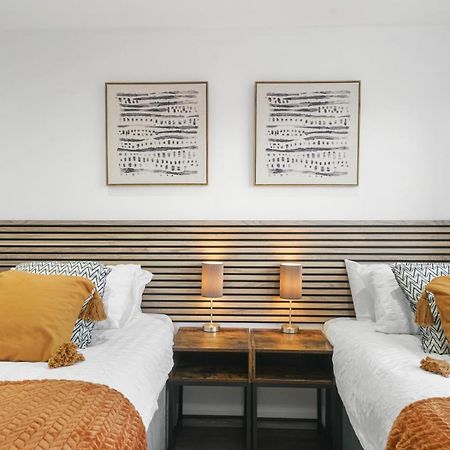 Modern Bungalow In Maidstone Sleeps 5 With Free Parking Exteriör bild