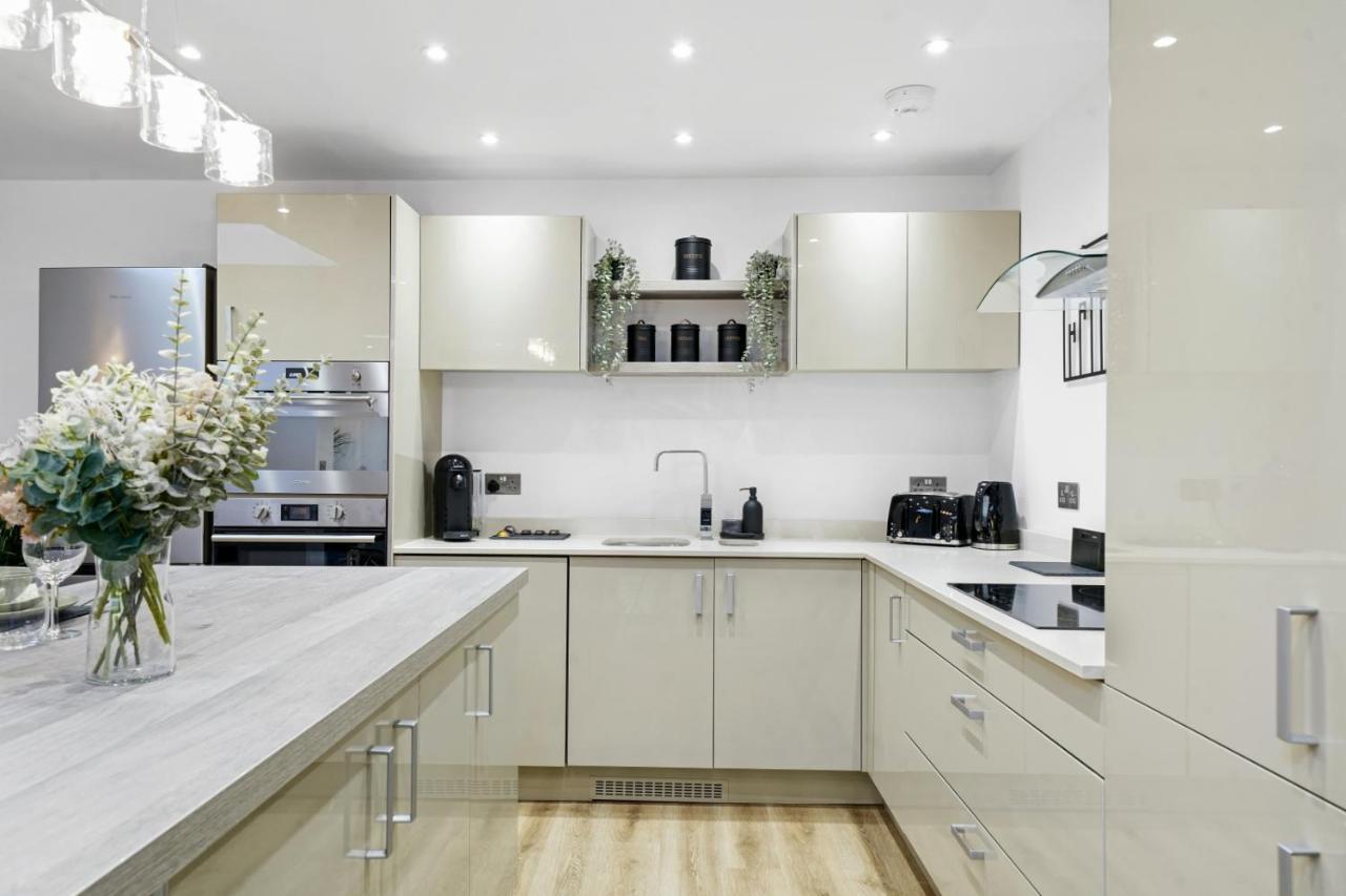 Modern Bungalow In Maidstone Sleeps 5 With Free Parking Exteriör bild