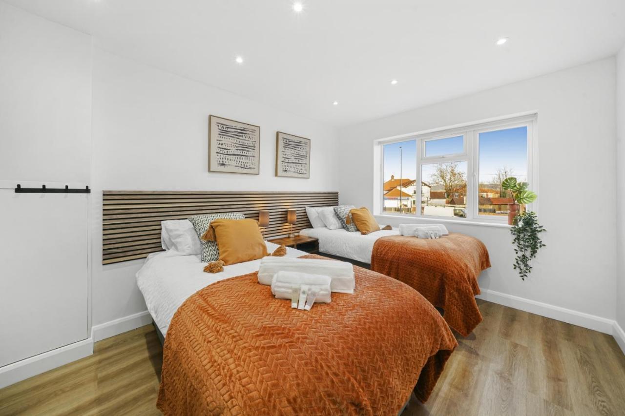 Modern Bungalow In Maidstone Sleeps 5 With Free Parking Exteriör bild