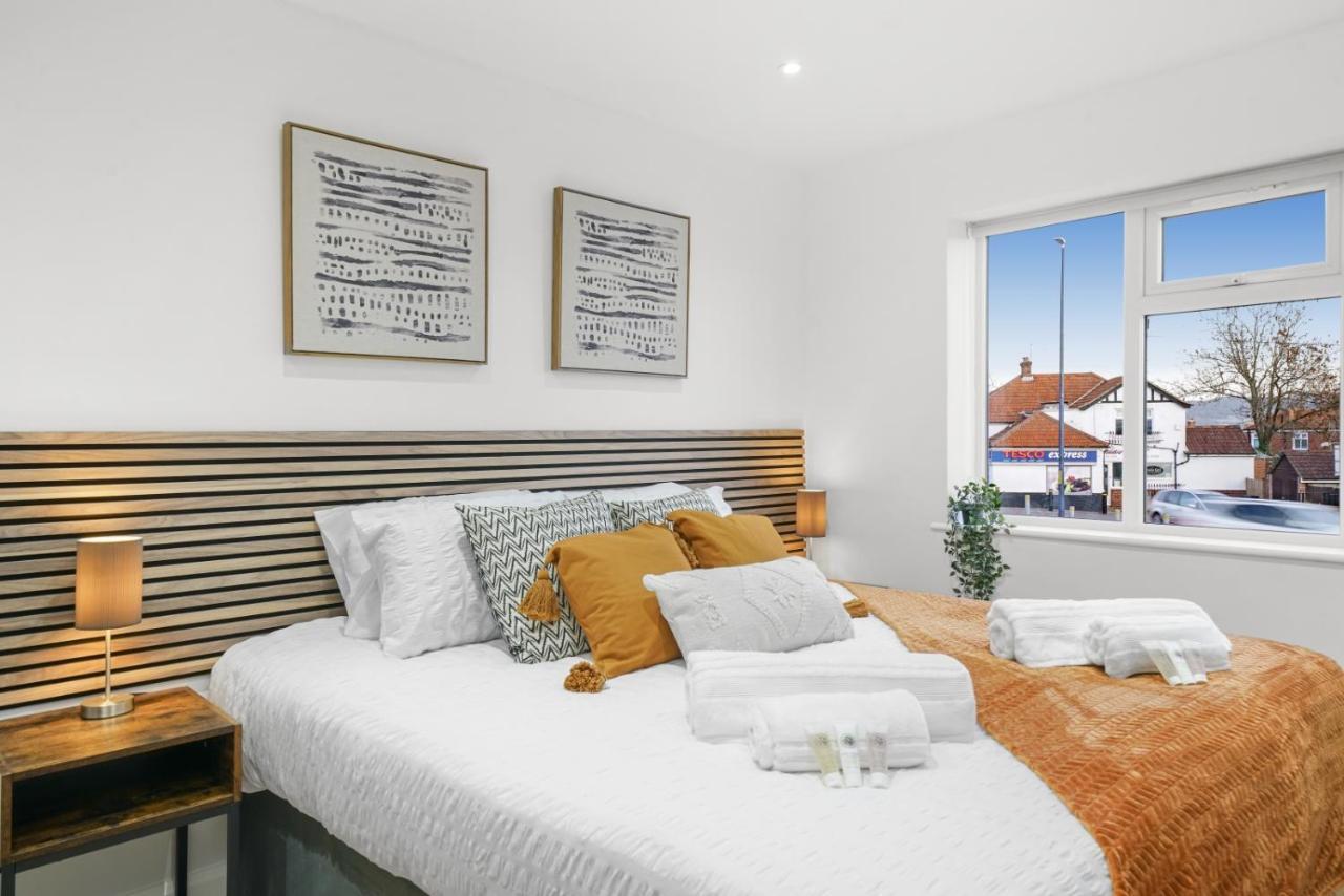 Modern Bungalow In Maidstone Sleeps 5 With Free Parking Exteriör bild