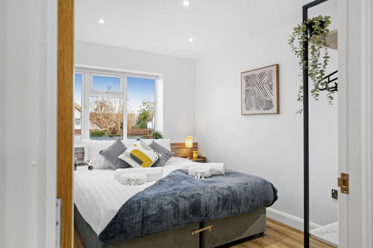 Modern Bungalow In Maidstone Sleeps 5 With Free Parking Exteriör bild