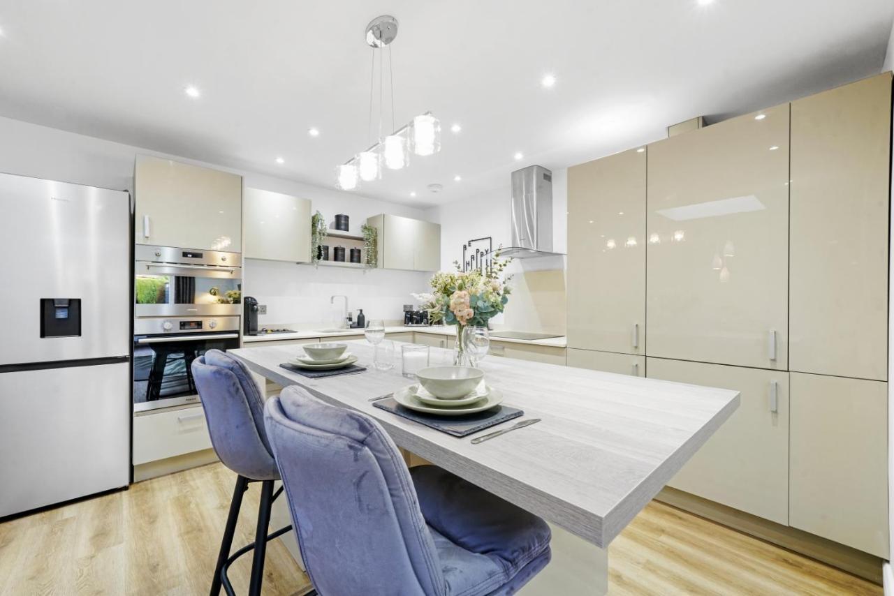 Modern Bungalow In Maidstone Sleeps 5 With Free Parking Exteriör bild