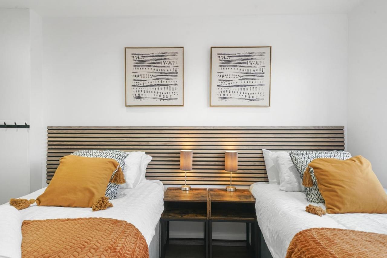 Modern Bungalow In Maidstone Sleeps 5 With Free Parking Exteriör bild