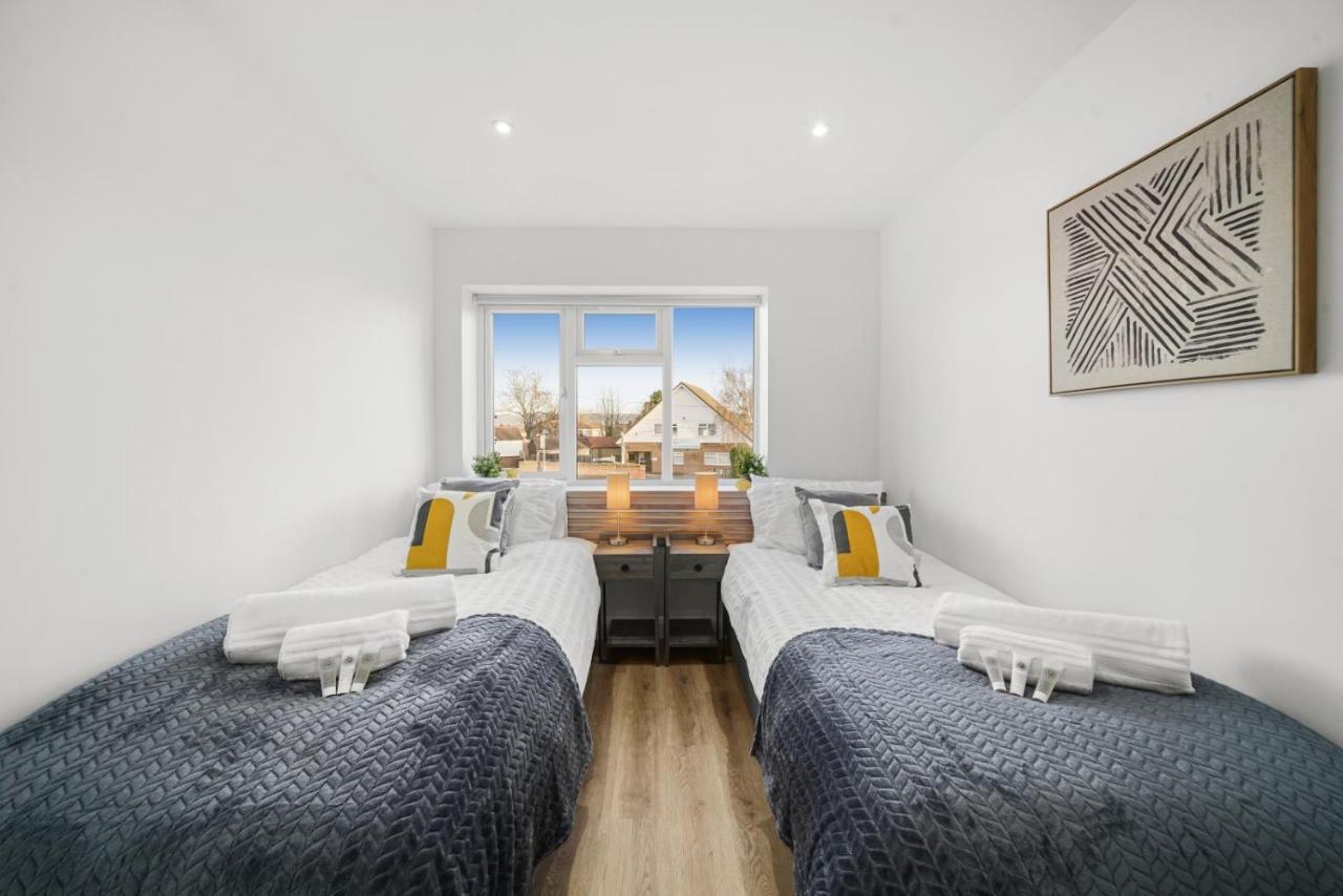 Modern Bungalow In Maidstone Sleeps 5 With Free Parking Exteriör bild