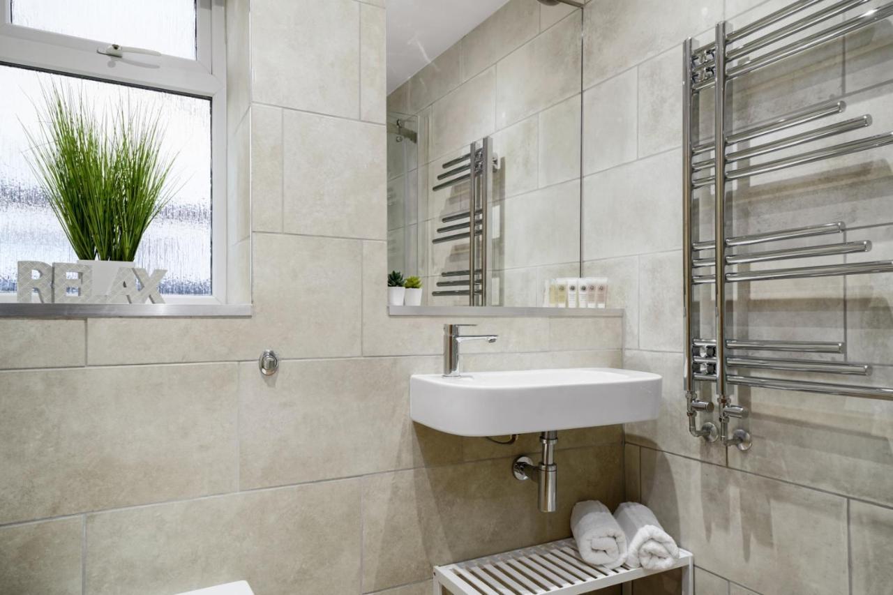 Modern Bungalow In Maidstone Sleeps 5 With Free Parking Exteriör bild